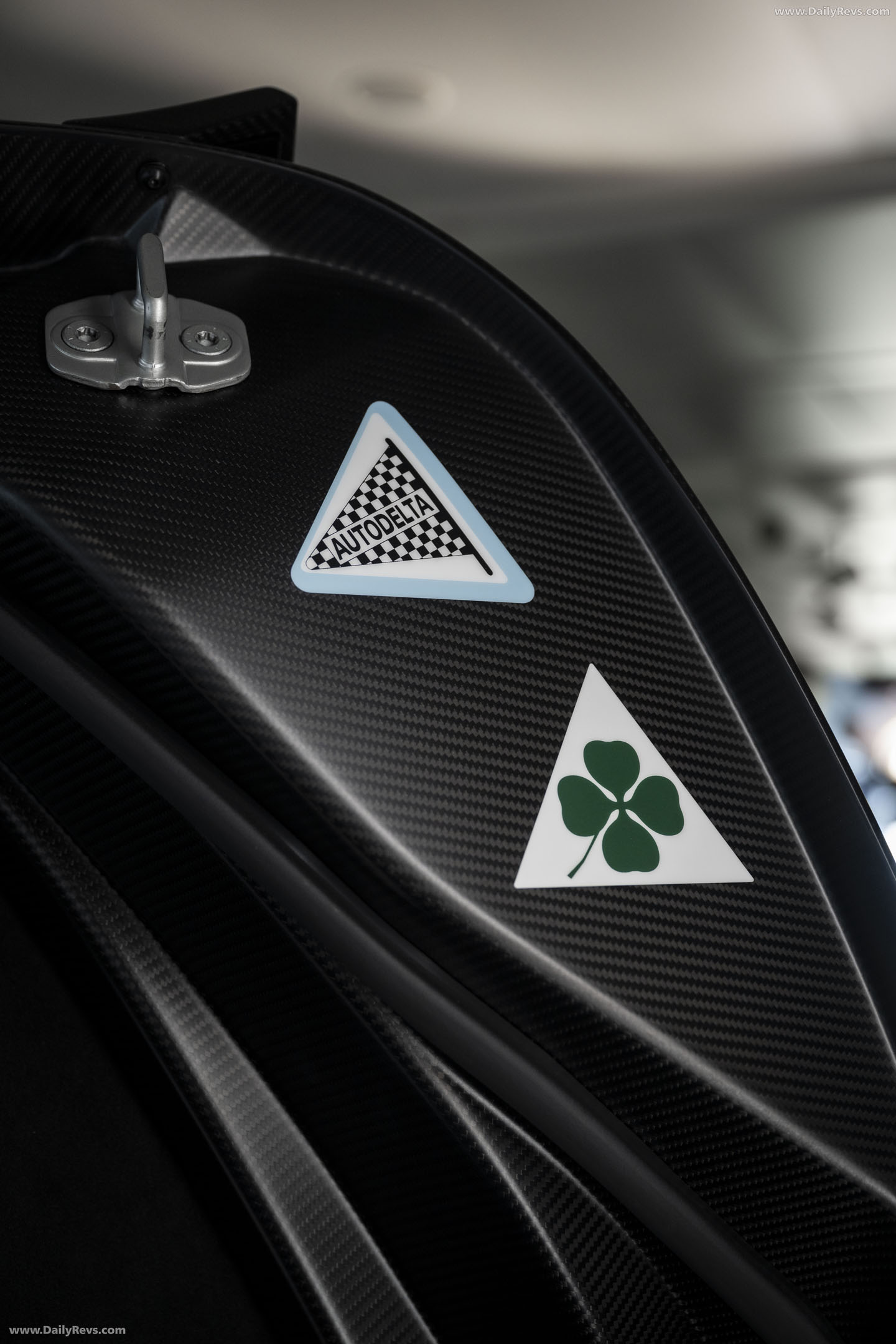 2026 Alfa Romeo 33 Stradale Perla Nera Exterior